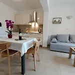 Olive Apartment *
