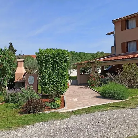 Olive Apartment *