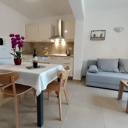 Olive Apartament *